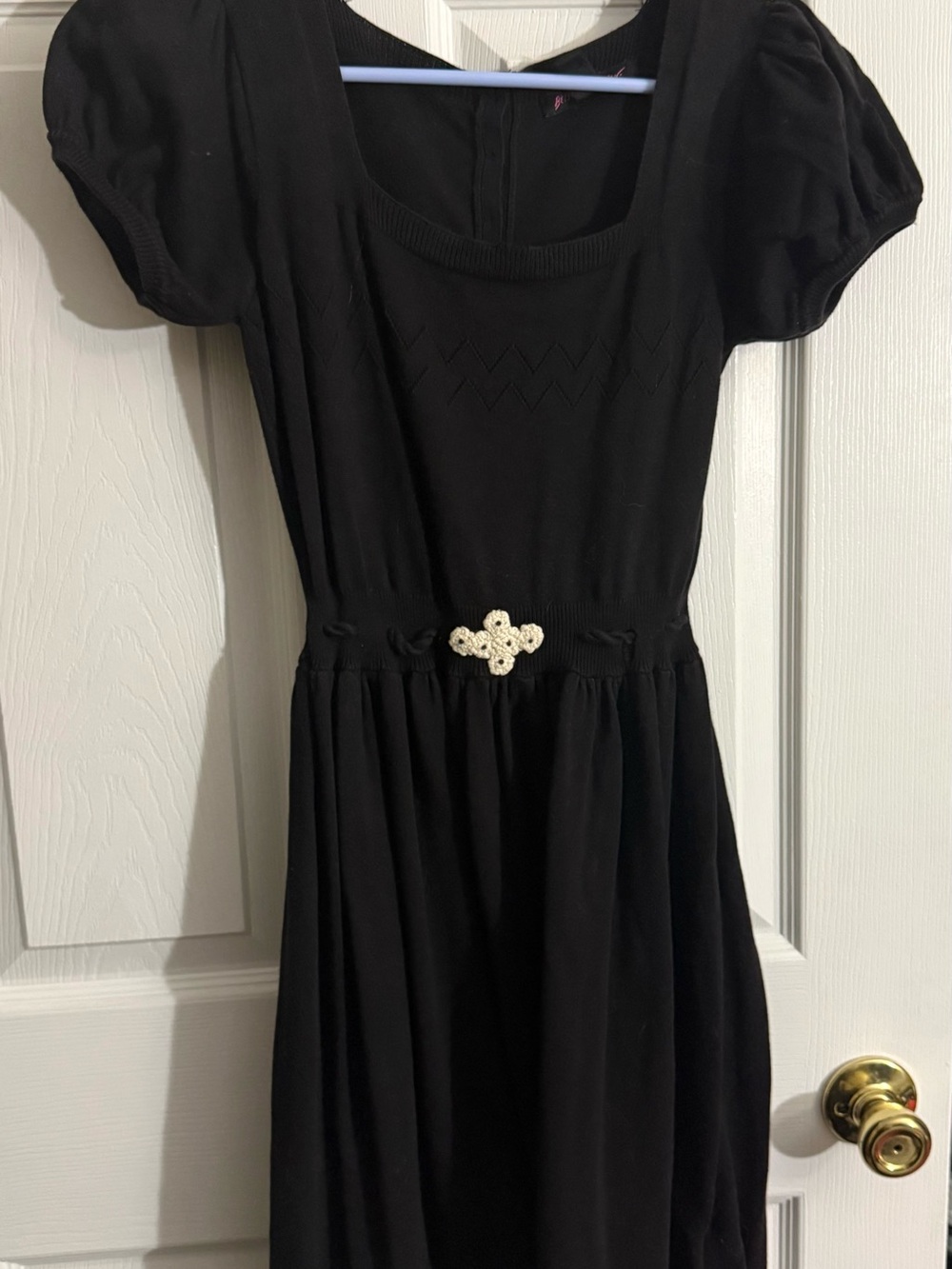 Betsey Johnson Vintage Y2K Short-Sleeve Knit Dress with Decorative Waist Accent